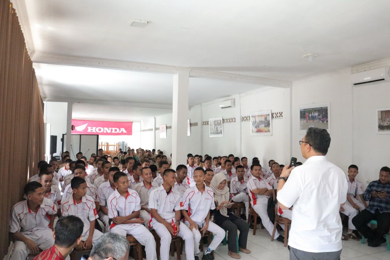 Honda Edukasi Teknologi Sepeda Motor Listrik