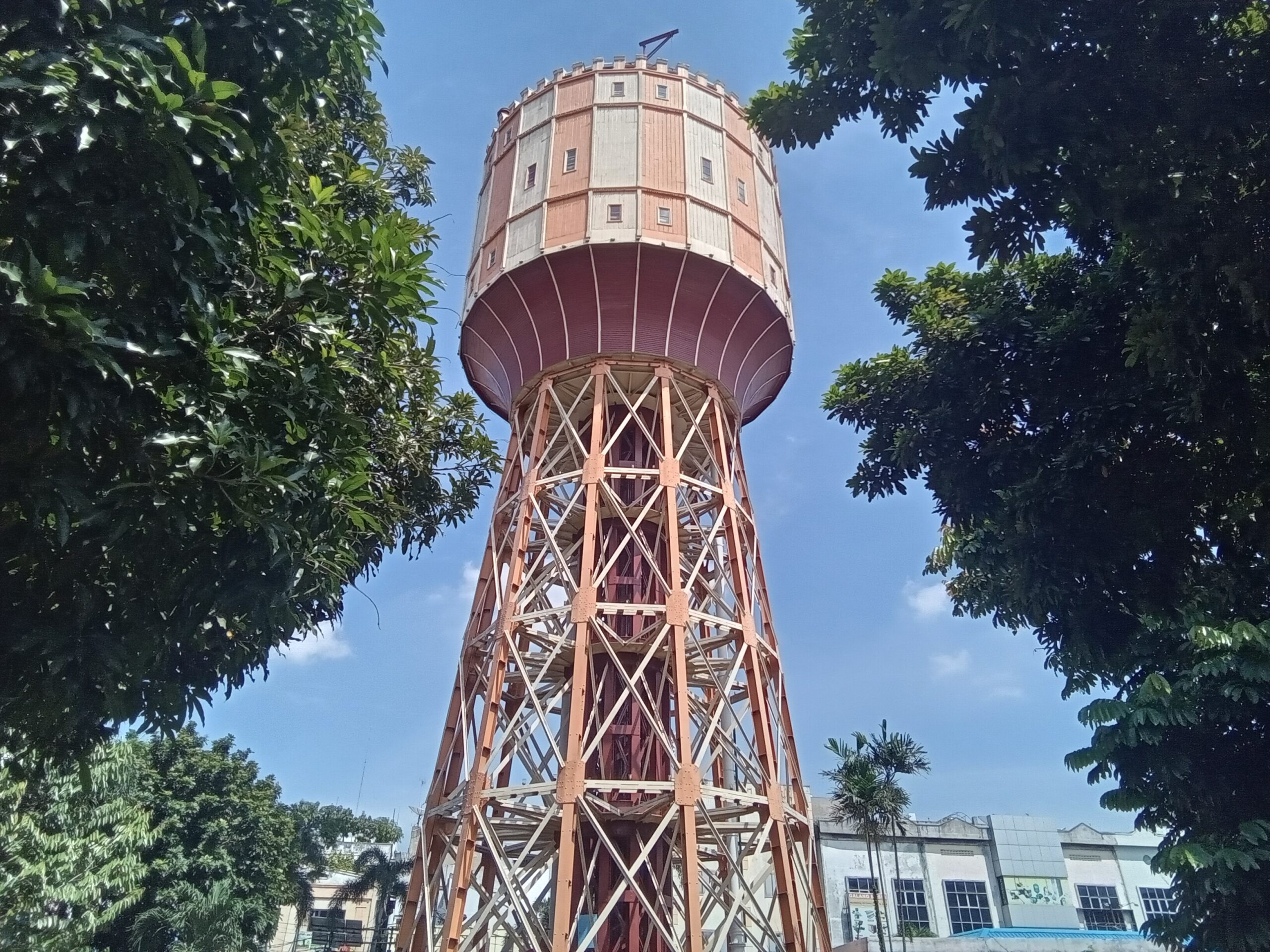 MENARA Perumda Tirtanadi. Waspada/Partono Budy