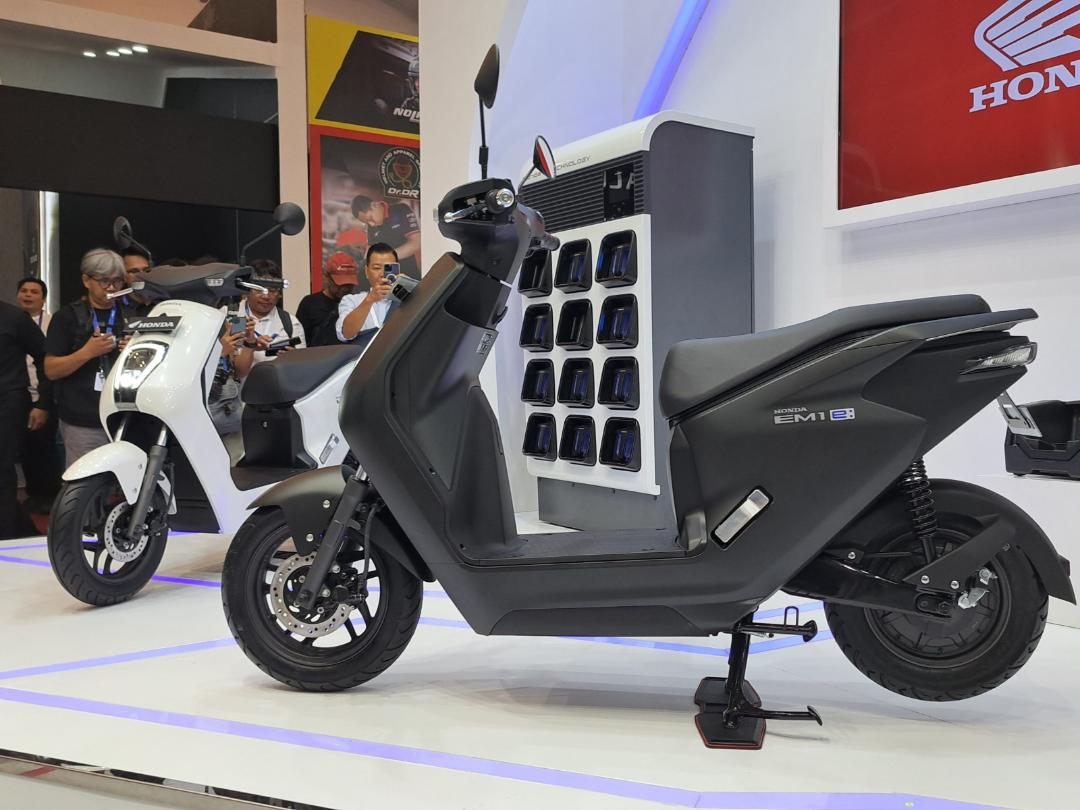 BOS Honda Jawab Impian Pecinta Big Scooter