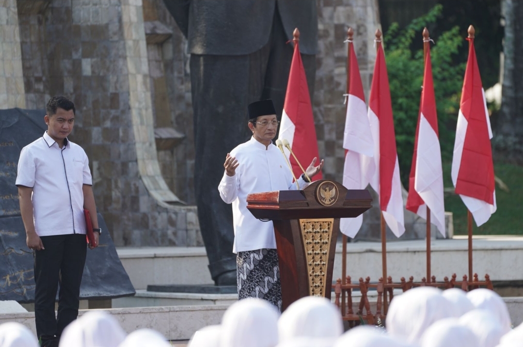 Pembina Apel Hari Santri 2024, Menag Nasaruddin Umar: Santri Bisa Jadi Apa Saja