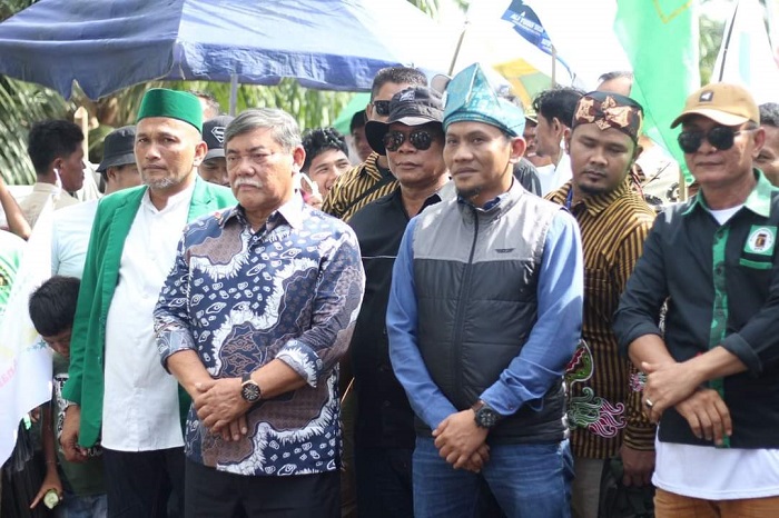 Paslon Yusuf-Bayu saat disambut seribuan masyarakat. (Waspada/ist).