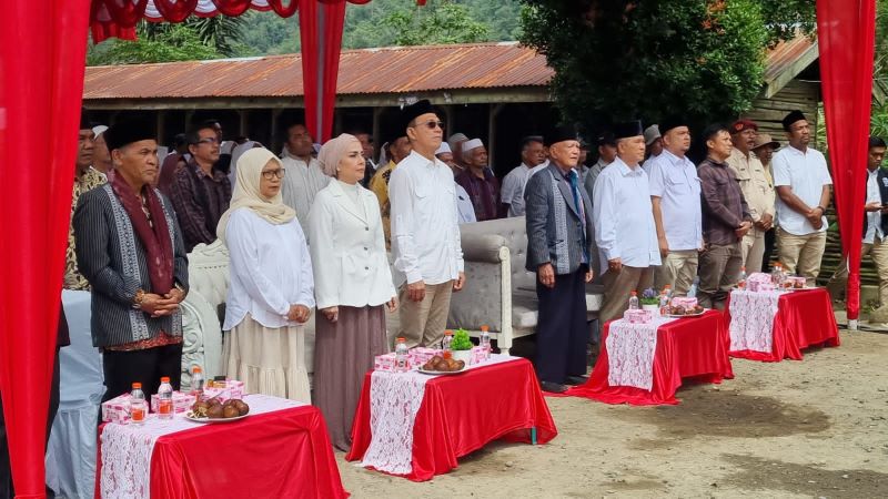 Paslon BAGUSI Tapsel, Nobar Pelantikan Presiden RI Bersama Masyarakat