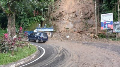 Longsor Luluhlantakkan Kawasan Sibolangit