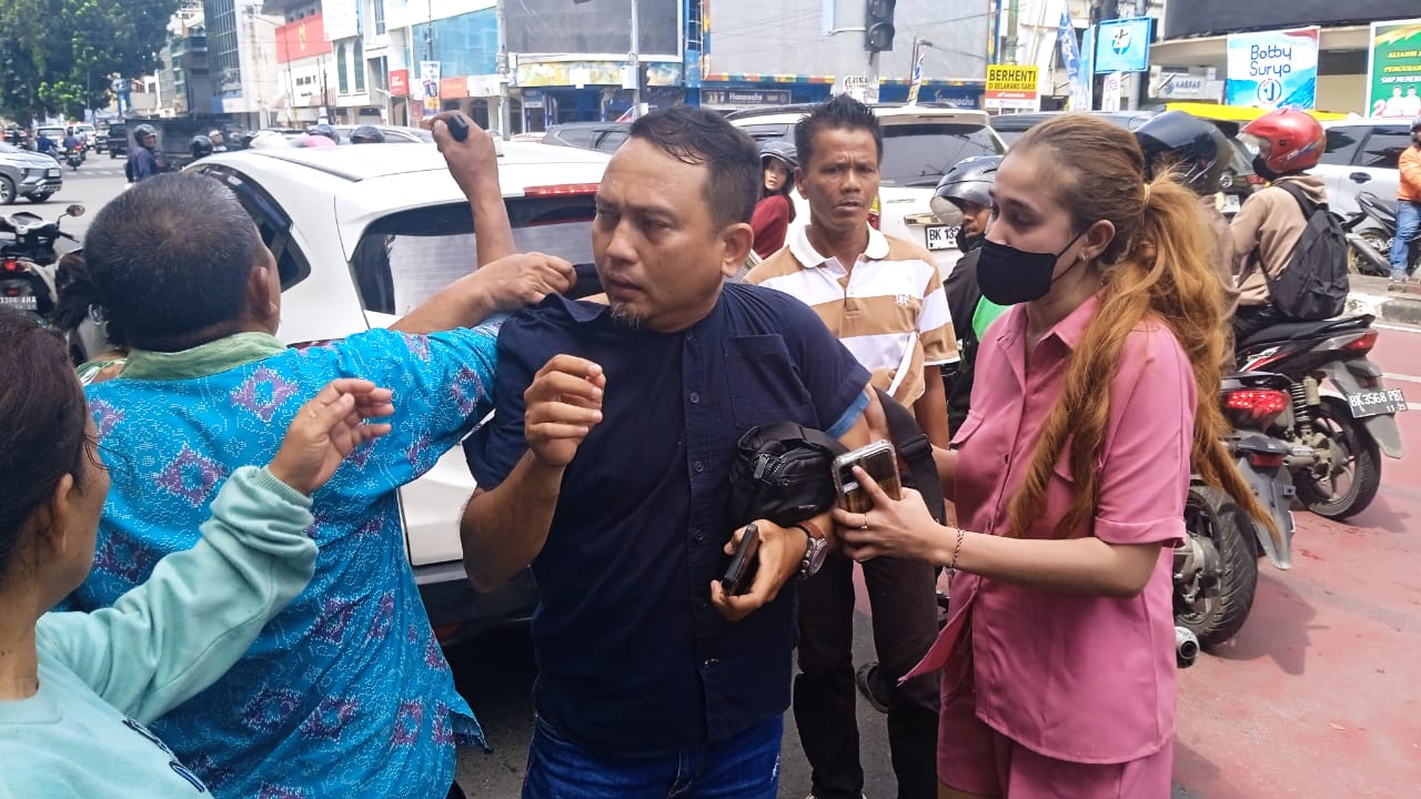 Warga Medan Resah, Debt Collector Hentikan Paksa Mobil Warga Di Tengah Jalan