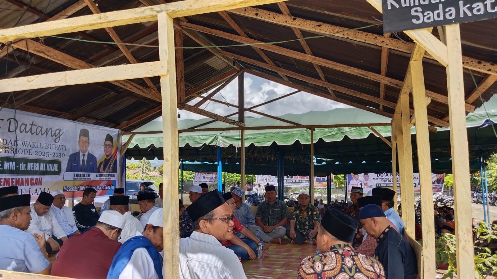 Salim Fakhry - Heri Al Hilal Cabup Dan Cawabup Agara Sholat Jumat Bersama Masyarakat Di Masjid Al Azhar