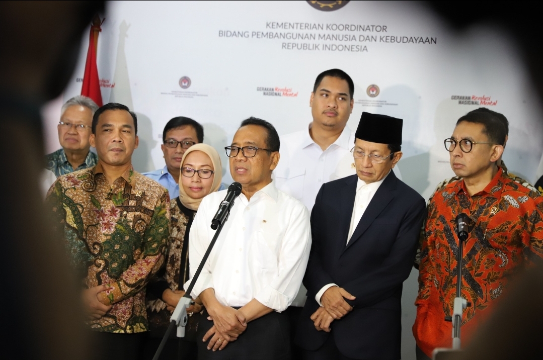 Rapat Perdana Kemenko PMK, Dari Digitalisasi Pendidikan Sampai Penanganan Bencana Gunung Lewotobi Laki Laki