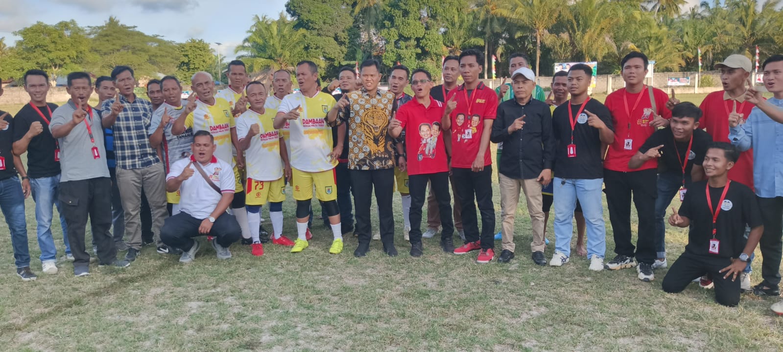 Adlin Tambunan Buka Turnamen Sepakbola Oldcrack Dambaan Cup