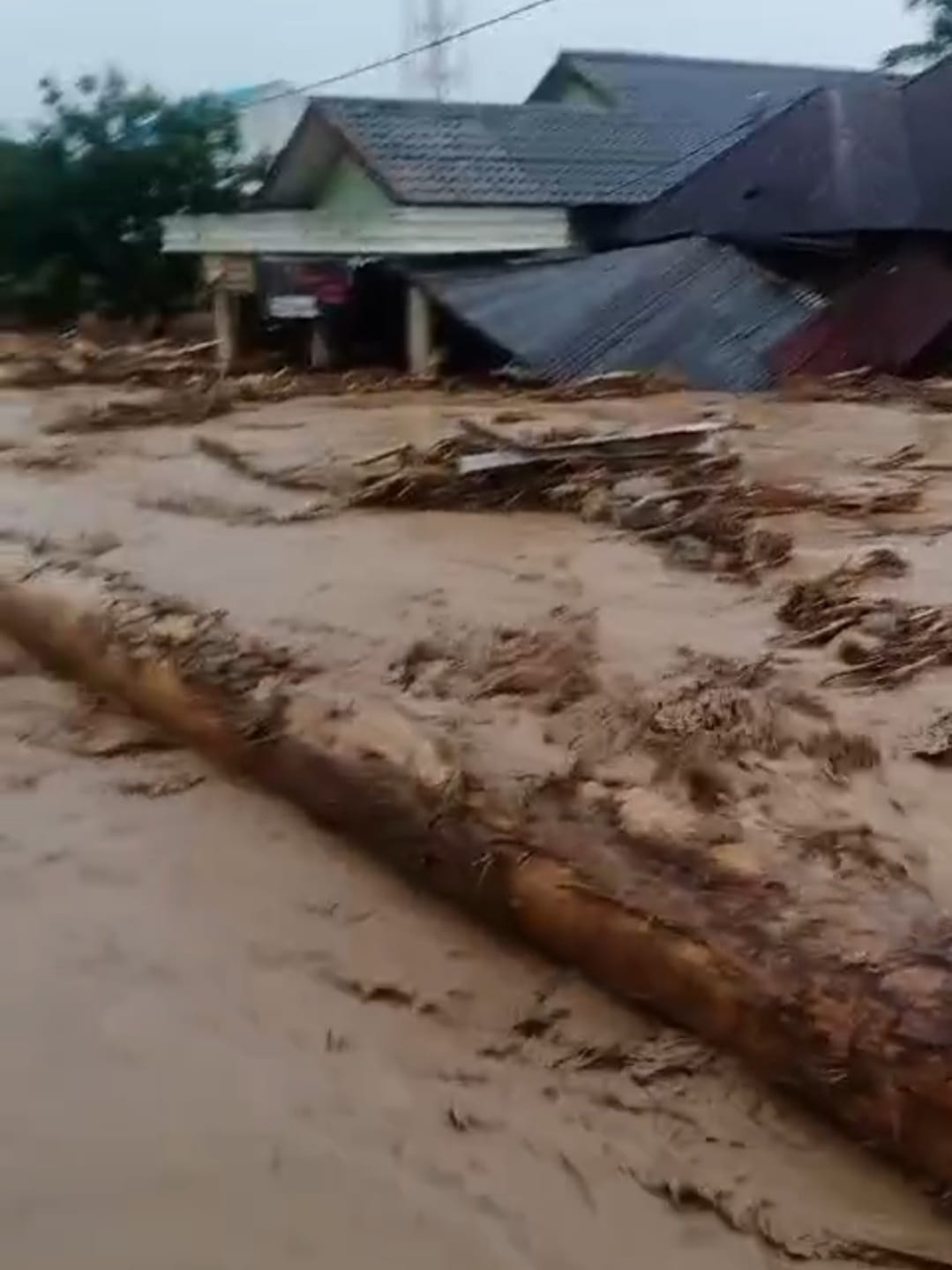 Kota Tua Tapanuli Selatan Diterjang Banjir Bandang