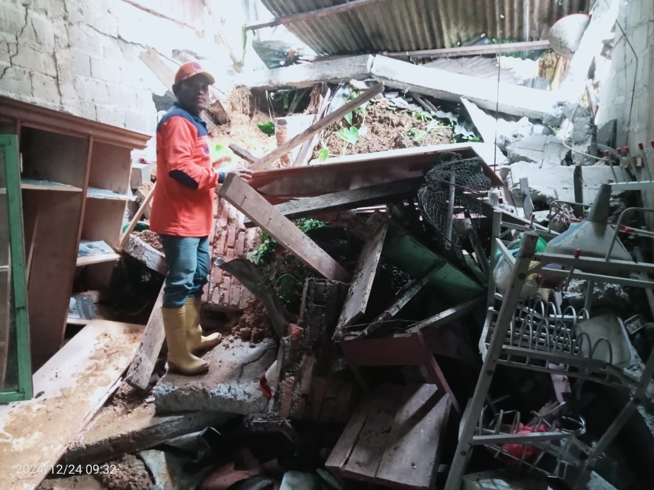 Tertimbun Longsor, 6 Rumah Di Abdya Rusak Parah