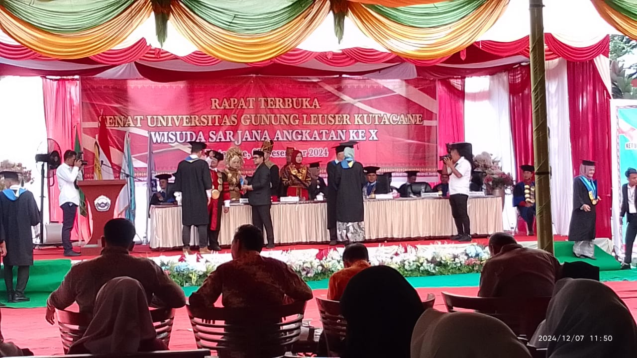 UGL Agara Mewisuda Sarjana Angkatan X