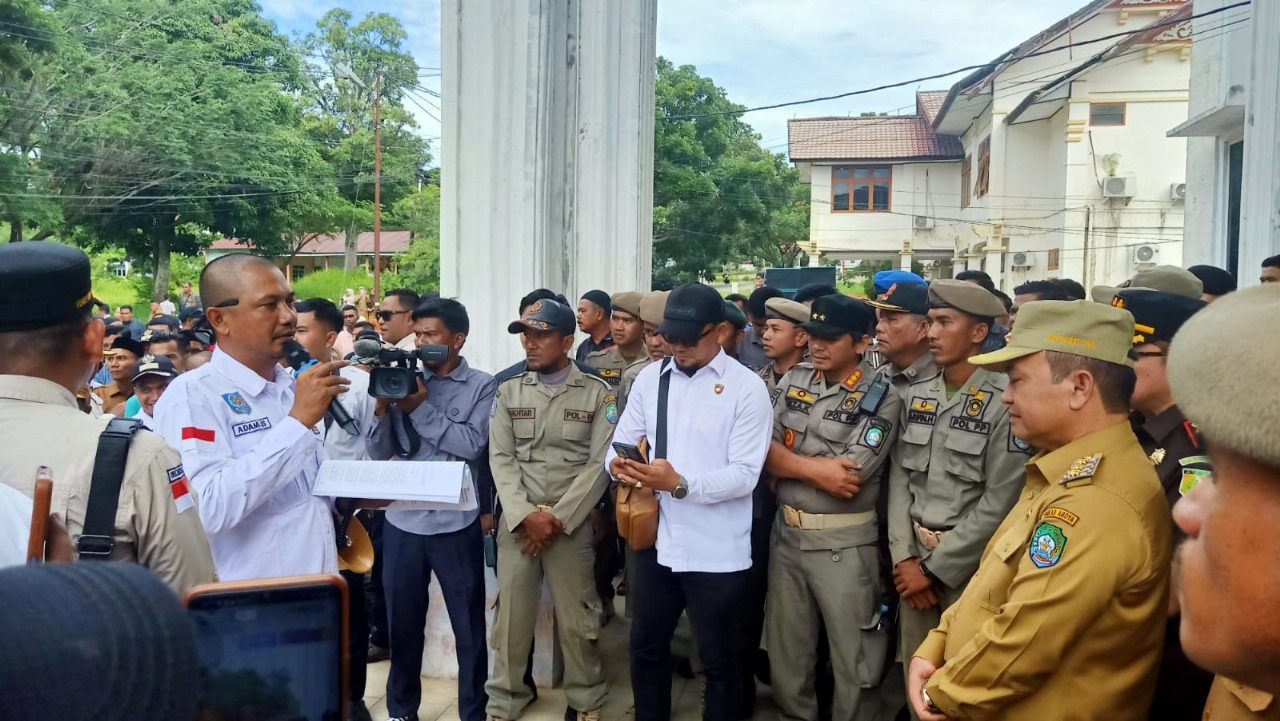 Ancam Stop Layanan, Seribuan Aparatur Desa Di Abdya Tuntut Pencairan ADD