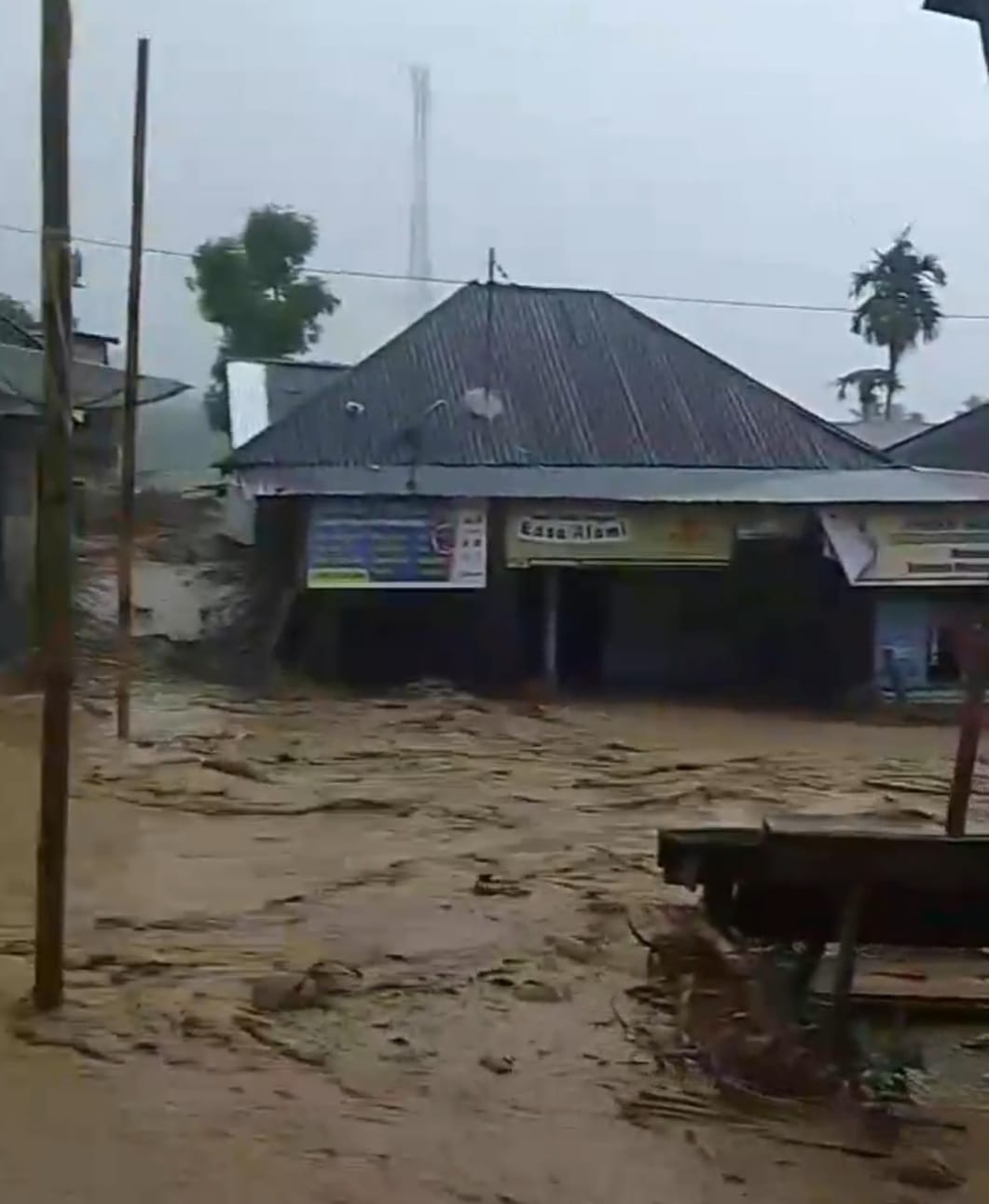 Banjir Bandang Tapsel, Luapan Aek Parlayanan 'Terobos' Rumah Warga Bintuju