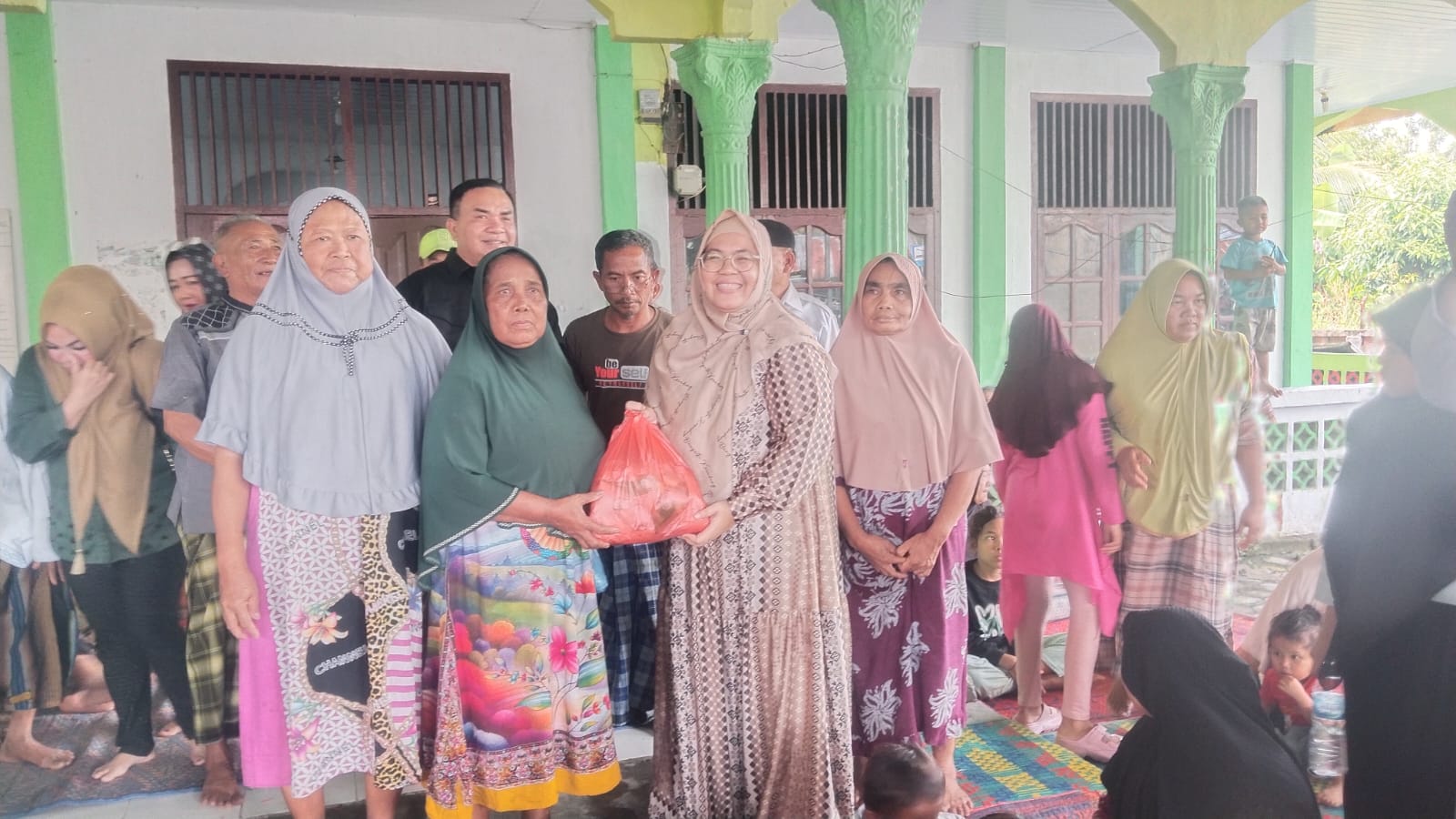 Lawe Bulan Terendam Banjir, Bupati Agara Terpilih Bantu Warga Terdampak