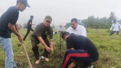 Pemkab Agara Tanam Pohon Buah Jelang Peringatan 20 Tahun Tsunami Aceh