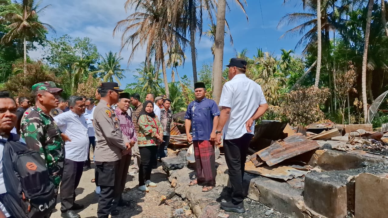 Bupati Salurkan Bantuan Korban Kebakaran Tambangan