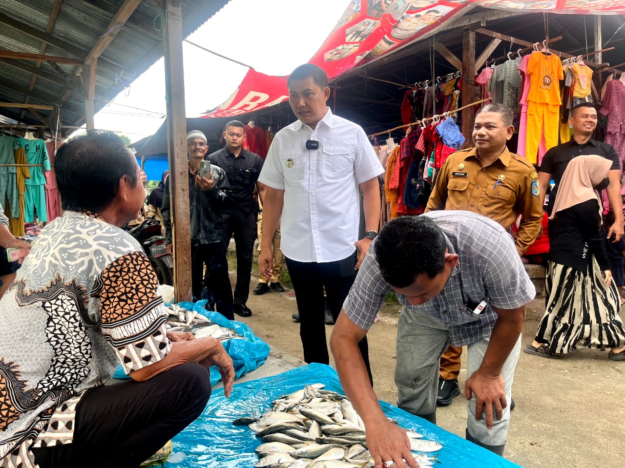 Cek Ketersediaan Dan Harga Sembako, Pj. Bupati Batubara Sidak Ke Pasar Tradisional