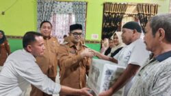 Pj Bupati Agara Serahkan Bantuan Peralatan Usaha Bagi Pelaku UMKM