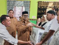 Pj Bupati Agara Serahkan Bantuan Peralatan Usaha Bagi Pelaku UMKM