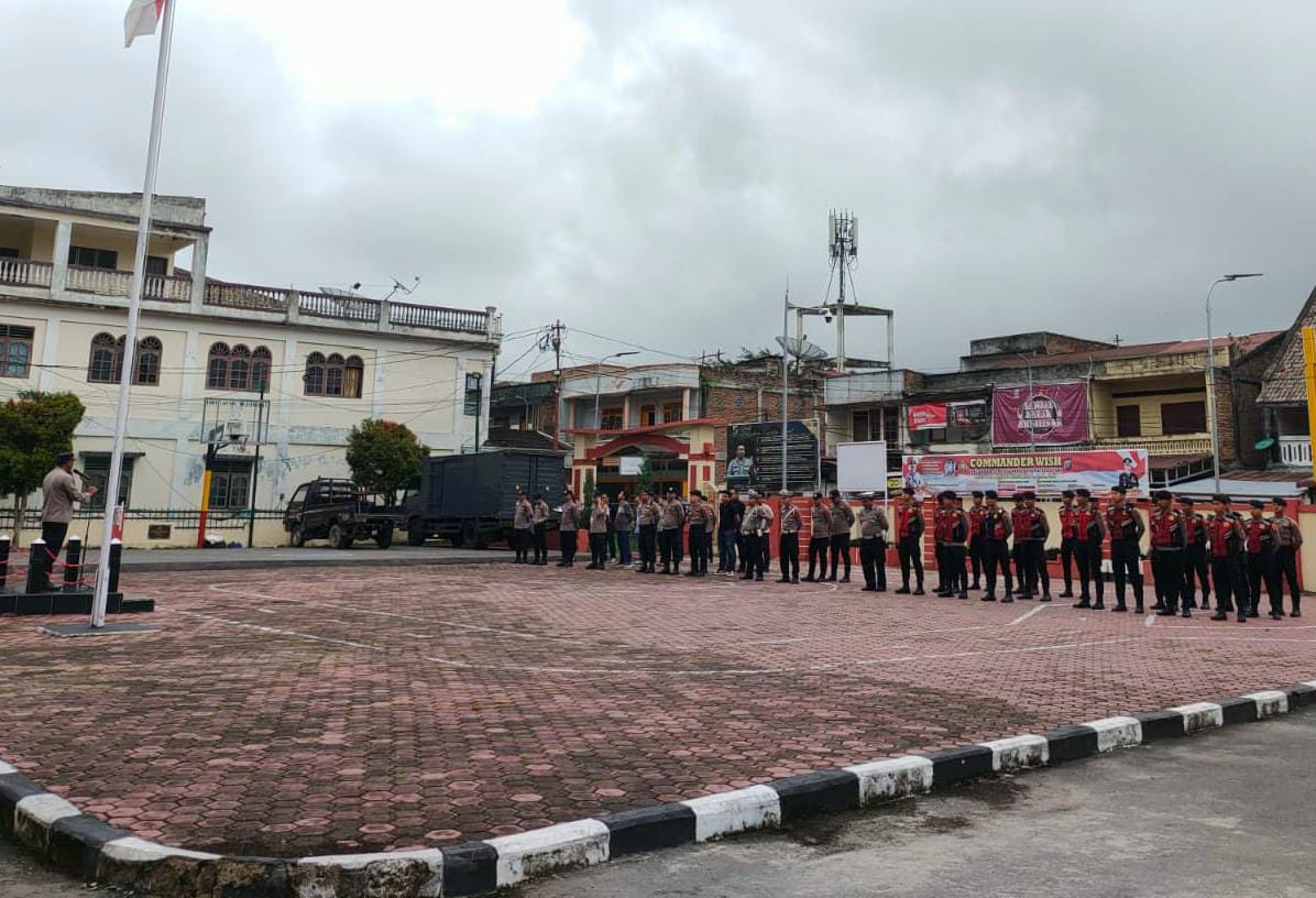 24 Jam Polres Samosir Siaga Layani Wisatawan Jelang Tahun Baru 2025