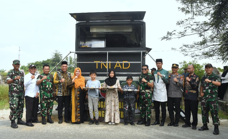 Kodam I/BB Berikan Makanan Bergizi Kepada 250 Anak Panti Asuhan Dan Kaum Dhuafa Di Tanjungmorawa