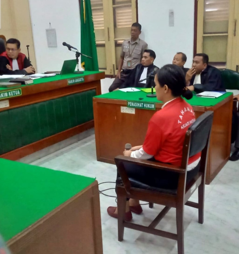 Ratu Entok Jalani Sidang Perdana Kasus Penistaan Agama