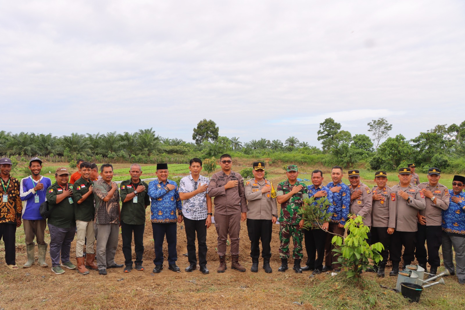 Polres Aceh Tamiang Launching Penanaman Perdana Gugus Tugas Polri