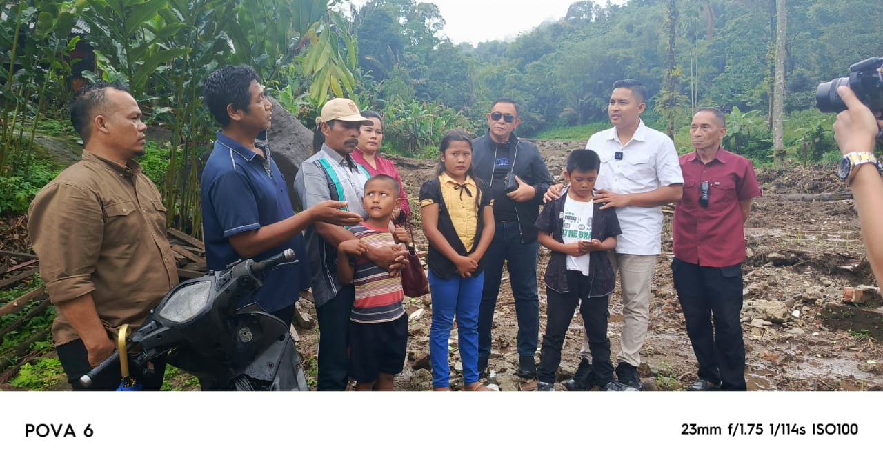 M Dahnil Ginting Bantu 4 Anak Yatim Piatu Korban Banjir Bandang Di Sibolangit