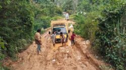 Kondisi Jalan Buruk, Kecamatan Leuser Agara Kian Terisolir