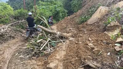 Kondisi Jalan Buruk, Kecamatan Leuser Agara Kian Terisolir