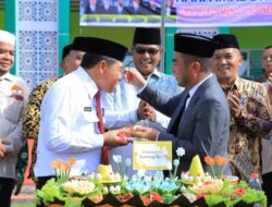 Bupati Serahkan 8 Unit Sepeda Motor Untuk KUA Se-Kabupaten Labura