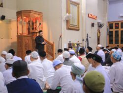 Pj Wali Kota Almuniza Ajak Warga Makmurkan Masjid Dengan Salat Subuh Berjamaah