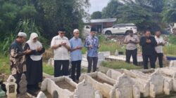 Keluarga Besar UISU Ziarah Ke Makam Pendiri Dan Mantan Rektor