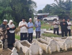 Keluarga Besar UISU Ziarah Ke Makam Pendiri Dan Mantan Rektor