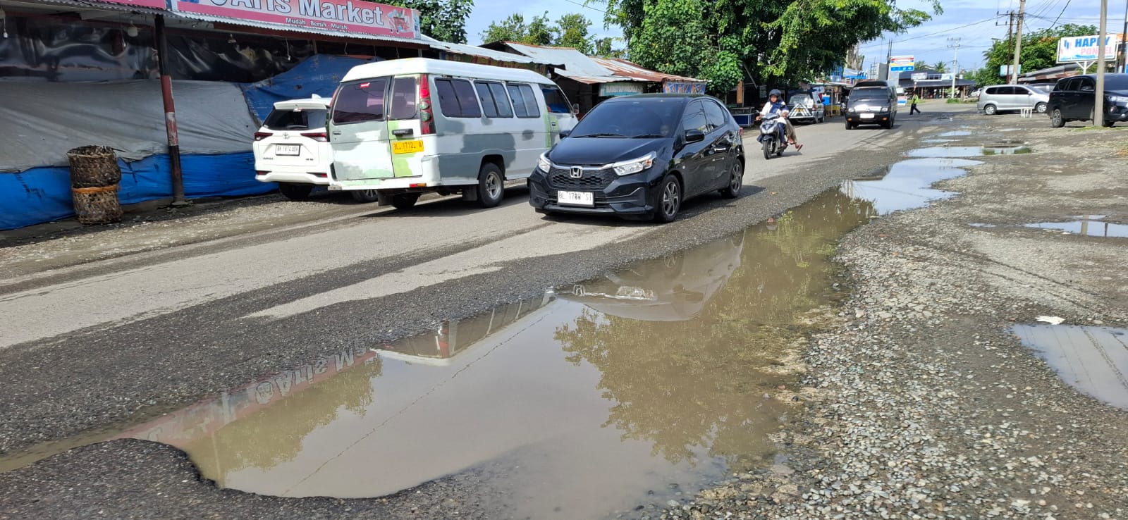 Jalan Lintas Provinsi Di Pidie Rusak Parah, Mirip Kubangan