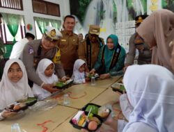 Murid Keluarga Miskin Dan Yatim Di Aceh Utara Ikut Program Makan Bergizi Gratis