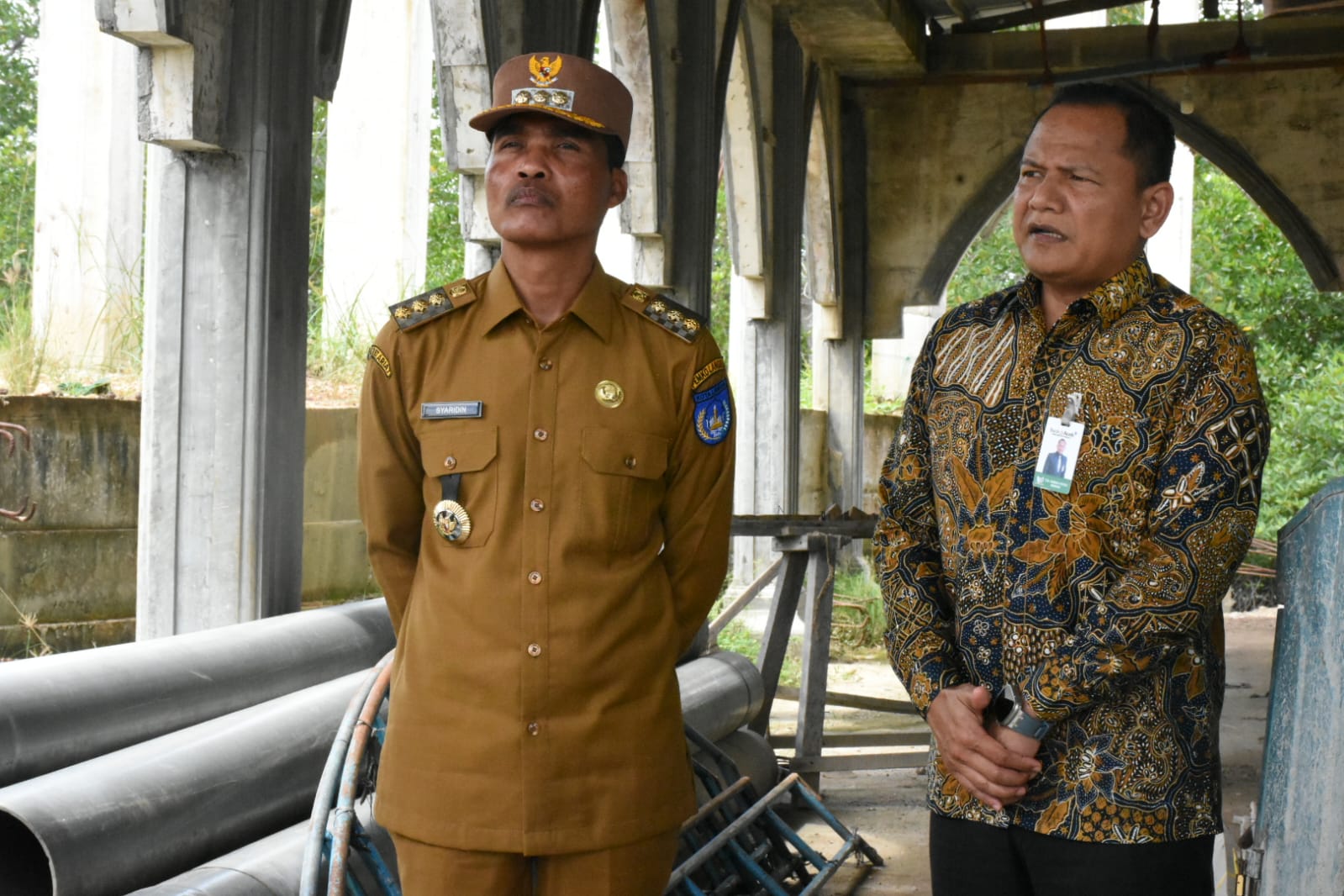 Pemko Langsa Serahkan BantuanSemen Ke Masjid Di Lima Gampong