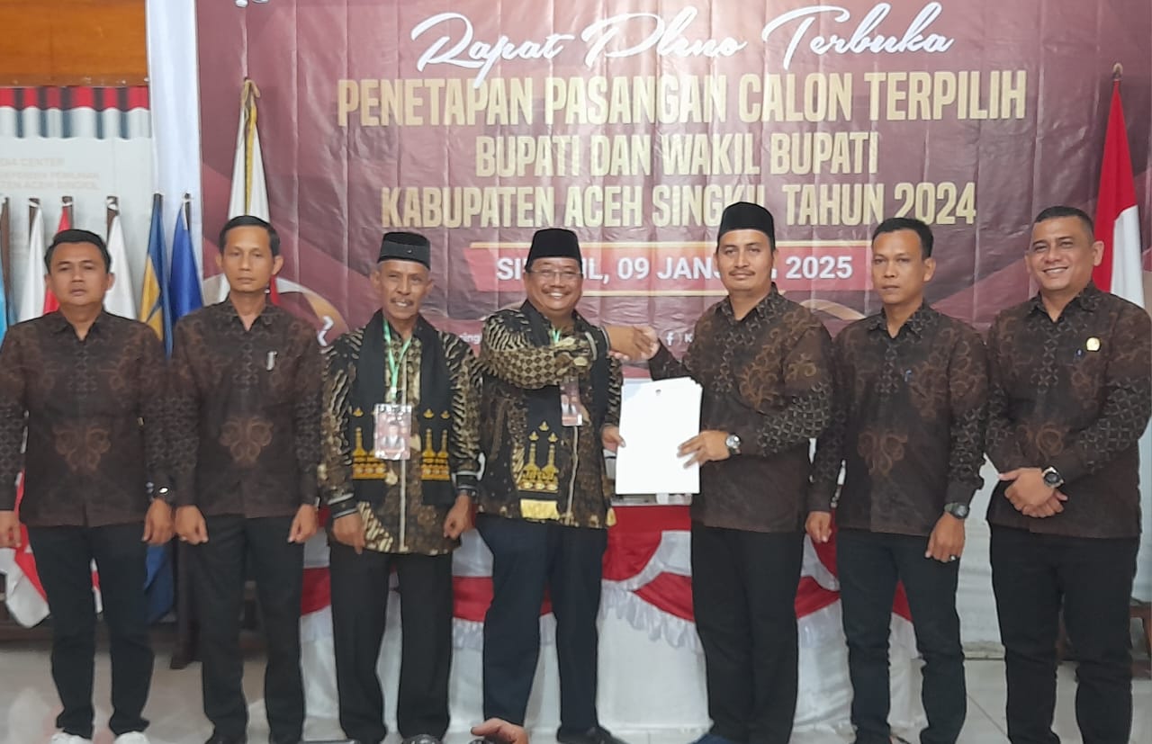 Pleno KIP Aceh Singkil Tetapkan Safriadi-Hamzah Paslon Bupati Terpilih