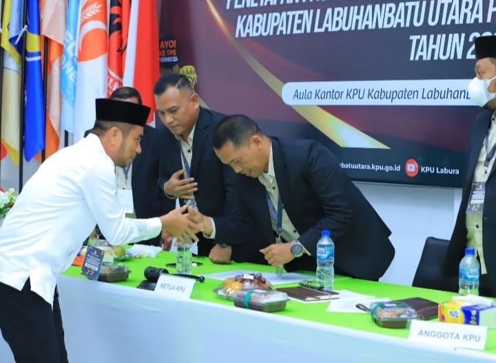 KPU Labura Tetapkan Hendri - Samsul Pemenang Pilkada 2024