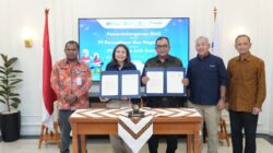 Penandatanganan MOU Pemanfaatan Alokasi LNG dari Tangguh oleh Direktur Komersial PGN Ratih Esti Prihatini dan Direktur Utama PLE T. Heriwansyah, Kamis (9/1/2025).