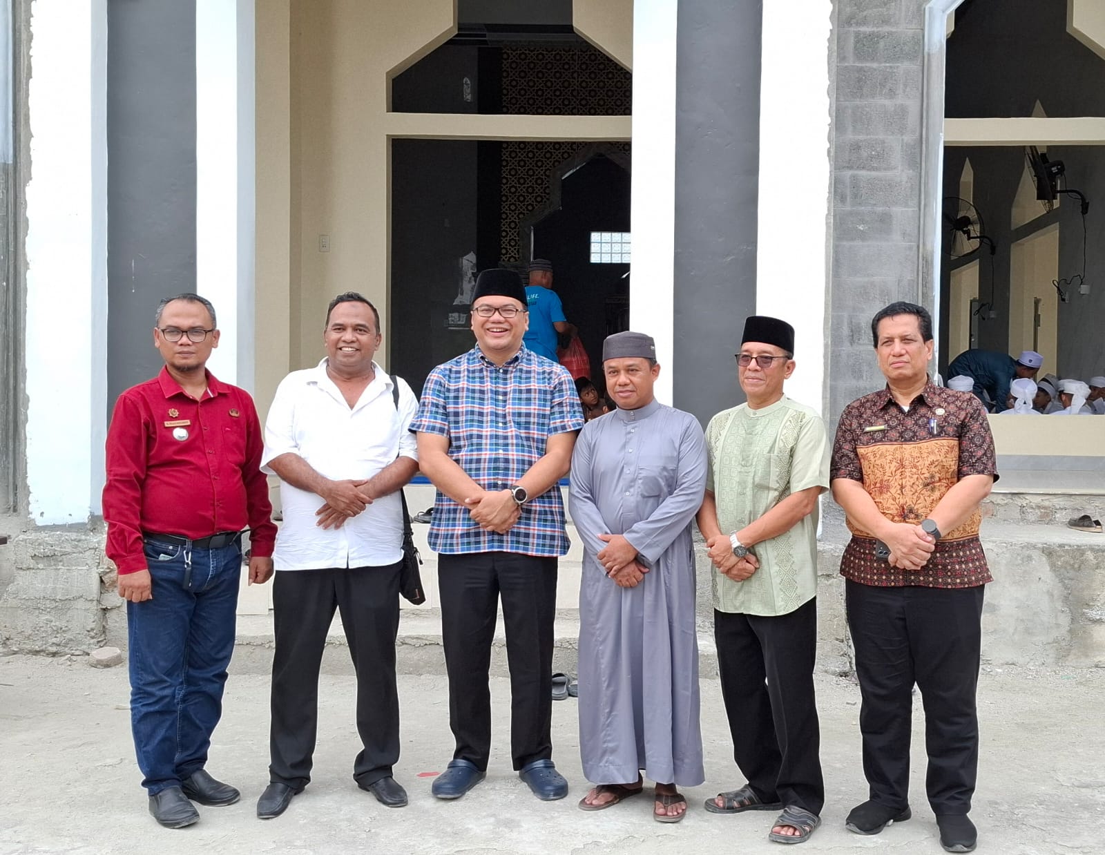 Asri Ludin Tambunan Shalat Jumat Di Masjid Bersejarah; Masjid Jami' Beringin