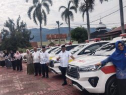 Pj Bupati Agara Serahkan Mobil Ambulance Puskesmas Keliling