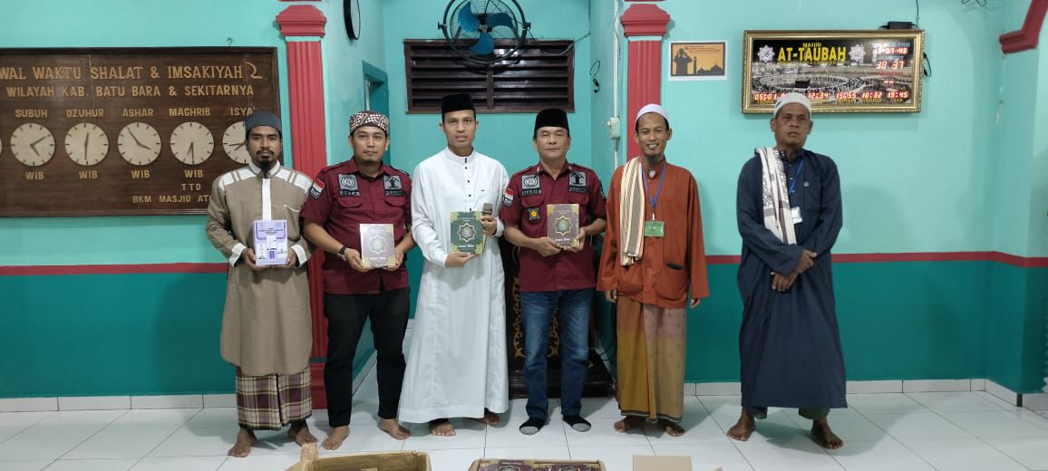 Lapas Labuhanruku Terima Bantuan Al Qur’an Dan Buku Panduan Sholat