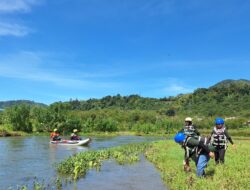 FJL Aceh Bersihkan Sampah DAS Peusangan Dan Tanam Bibit Pohon