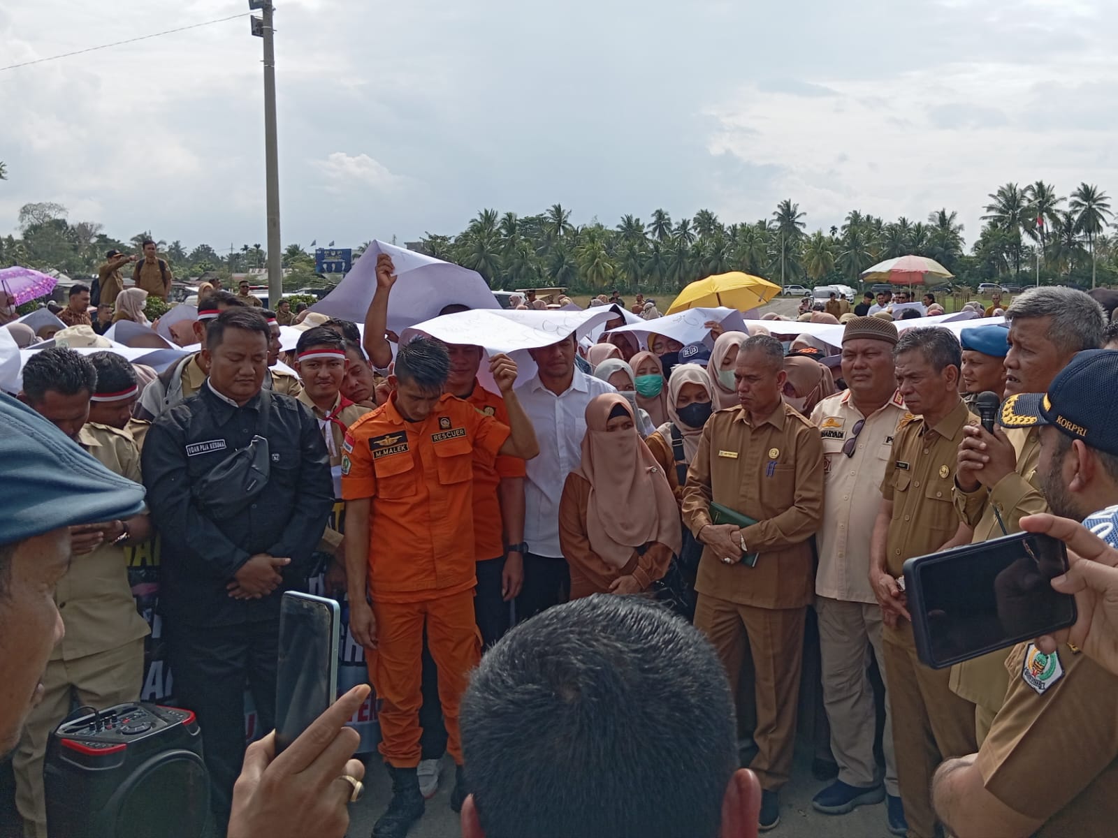 Seribuan Honorer Pemkab Aceh Utara Gelar Aksi Tuntut Pengangkatan PPPK