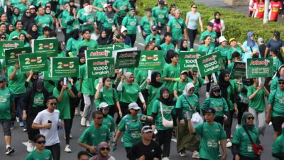 10 Ribu Orang Berjalan 10 Ribu LangkahUntuk Lawan Osteoporosis