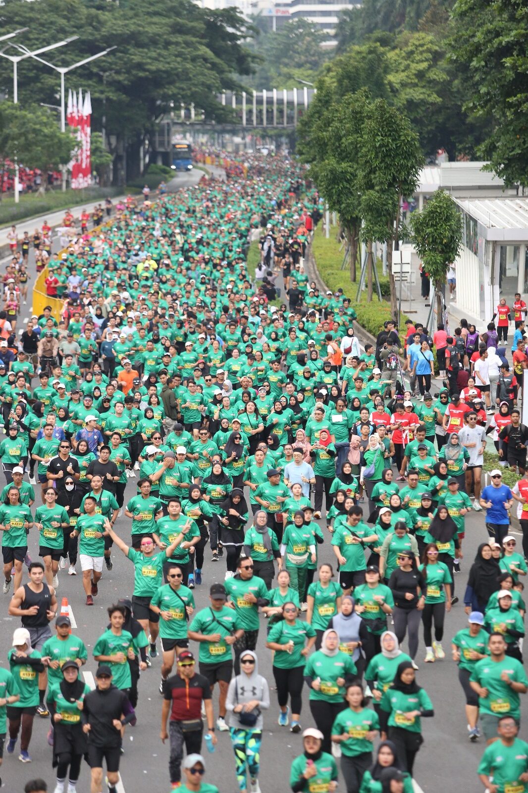 10 Ribu Orang Berjalan 10 Ribu LangkahUntuk Lawan Osteoporosis