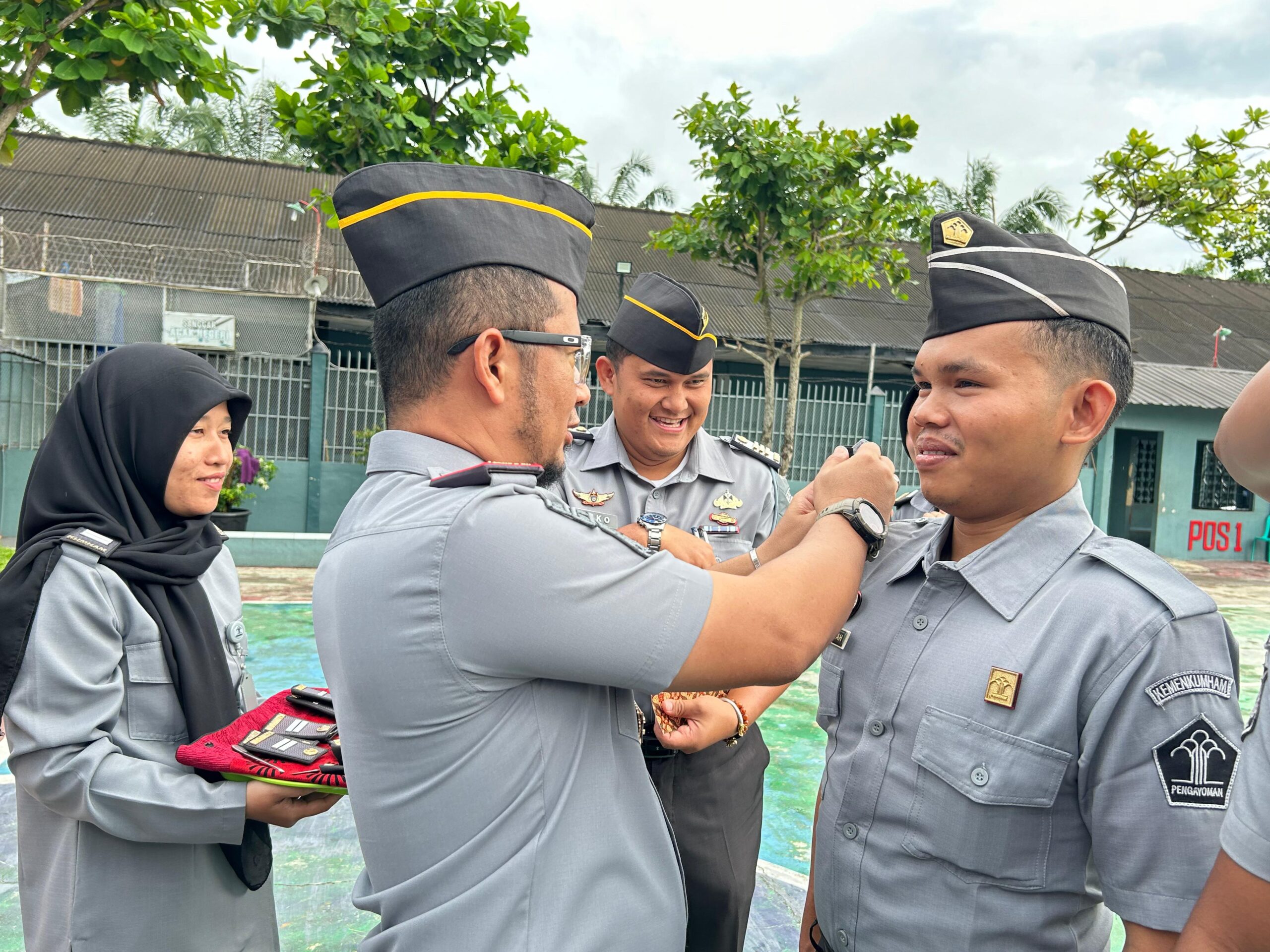 Tujuh Pegawai Lapas Labuhanruku Naik Pangkat