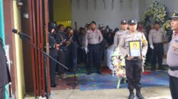 Polres P.Siantar Laksanakan Persemayaman Personel Dengan Tradisi Kepolisian