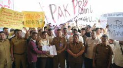 Pegawai Kontrak Unjuk Rasa Tuntut Pengangkatan Sebagai PPPK Penuh Waktu