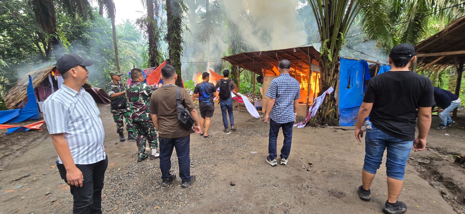 TNI Polri Gerebek Barak Narkoba Di Sei Bingai